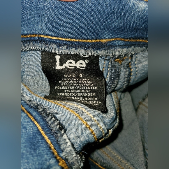 4 Pair of Toddler Girl Jeans - Picture 8 of 9